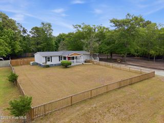 73 J E Batson Road, Hampstead, NC 28443