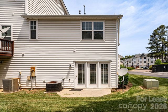 2762 Avalon Loop Road, Charlotte, NC 28269