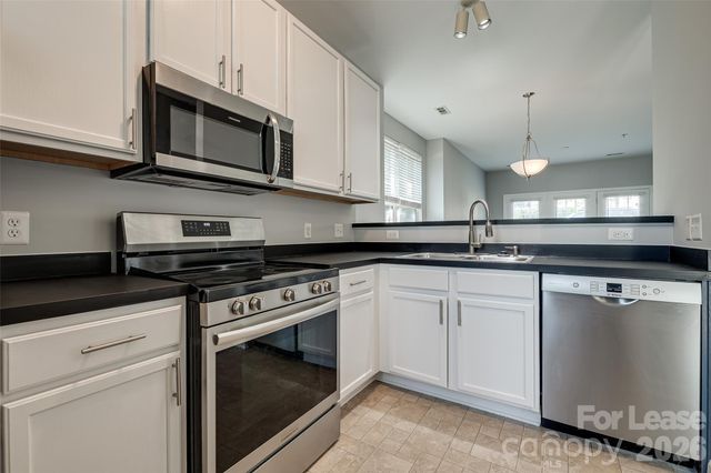 2762 Avalon Loop Road, Charlotte, NC 28269