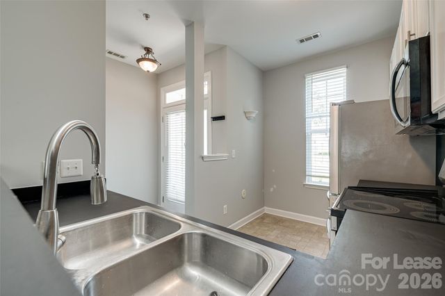 2762 Avalon Loop Road, Charlotte, NC 28269