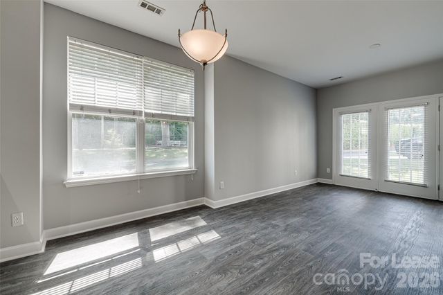 2762 Avalon Loop Road, Charlotte, NC 28269