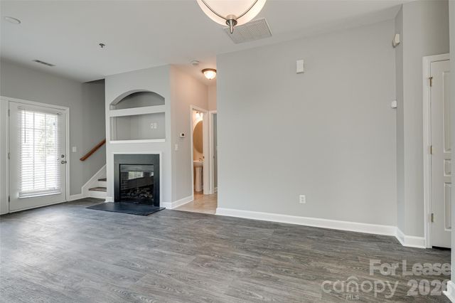 2762 Avalon Loop Road, Charlotte, NC 28269