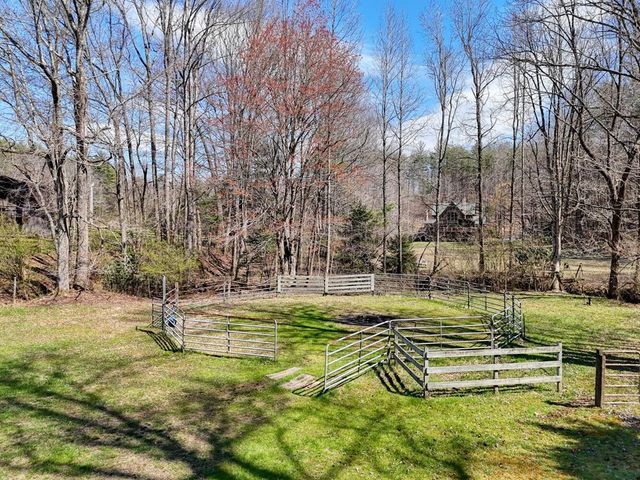 1275 Hells Hollow Road, Blue Ridge, GA 30513