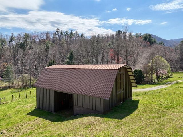 1275 Hells Hollow Road, Blue Ridge, GA 30513