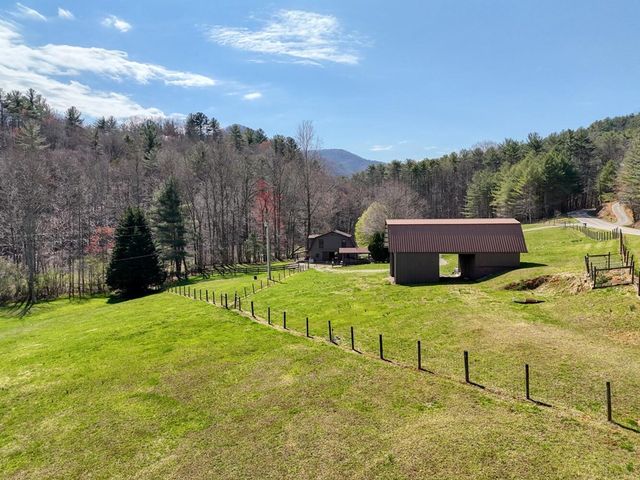 1275 Hells Hollow Road, Blue Ridge, GA 30513