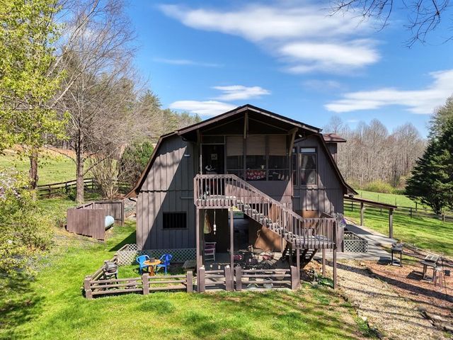 1275 Hells Hollow Road, Blue Ridge, GA 30513