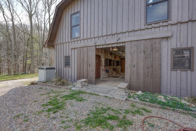 1275 Hells Hollow Road, Blue Ridge, GA 30513