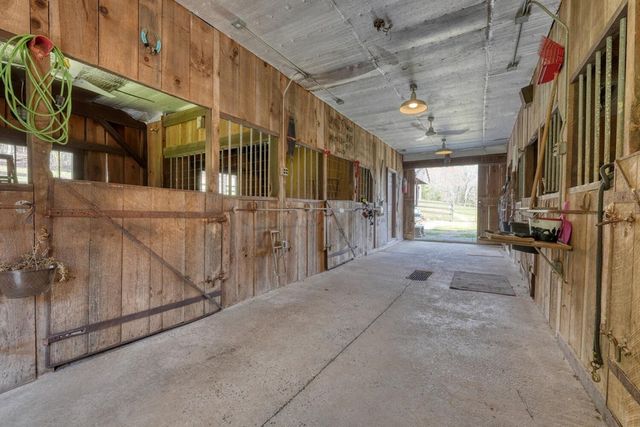 1275 Hells Hollow Road, Blue Ridge, GA 30513