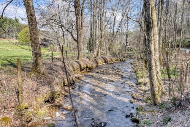 1275 Hells Hollow Road, Blue Ridge, GA 30513