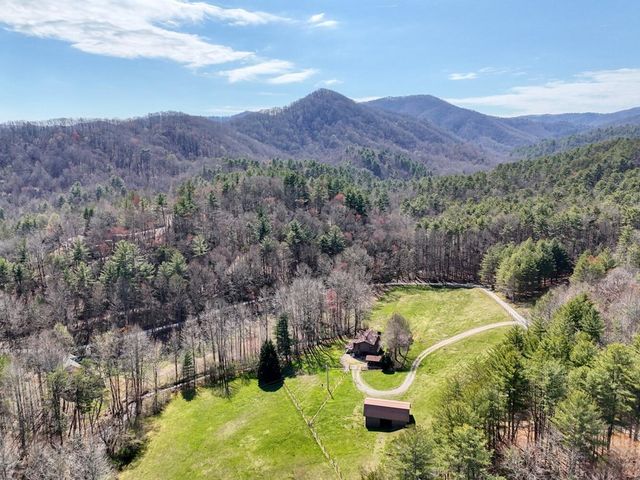 1275 Hells Hollow Road, Blue Ridge, GA 30513