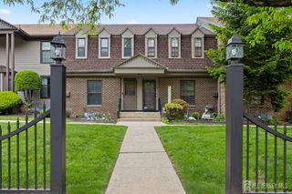 323 Gills Ln Unit #5 H Lane, Iselin, NJ 08830