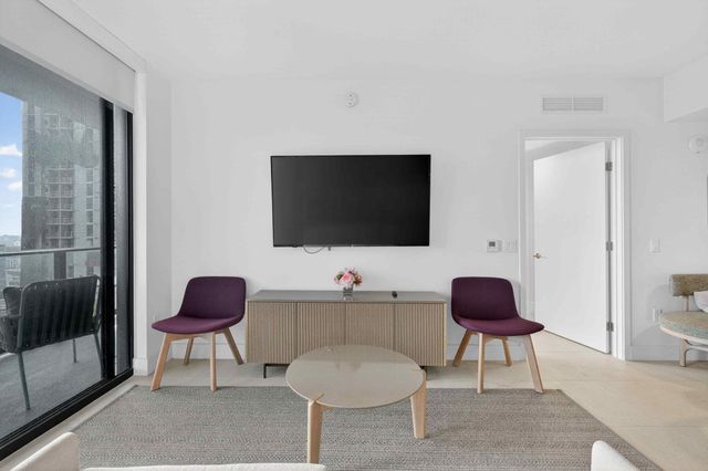 159 NE 6th Street 3905, Miami, FL 33132