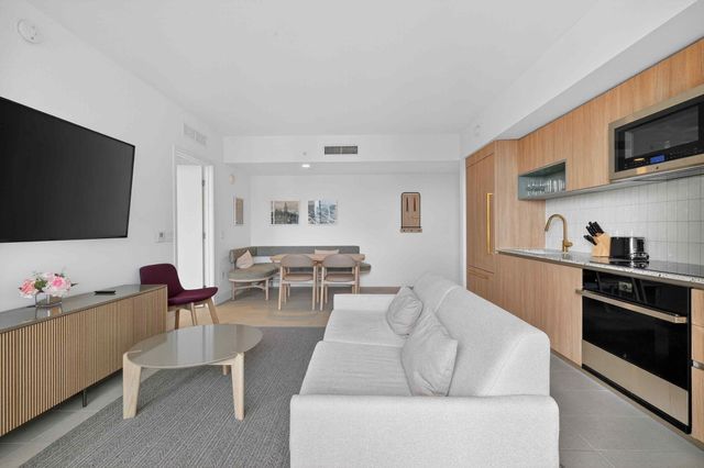 159 NE 6th Street 3905, Miami, FL 33132