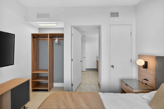 159 NE 6th Street 3905, Miami, FL 33132