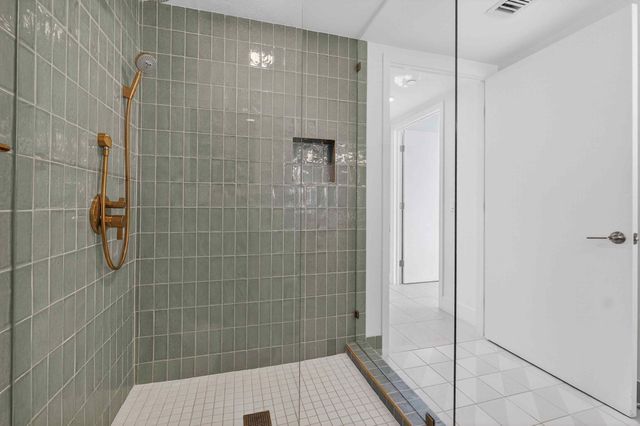 159 NE 6th Street 3905, Miami, FL 33132