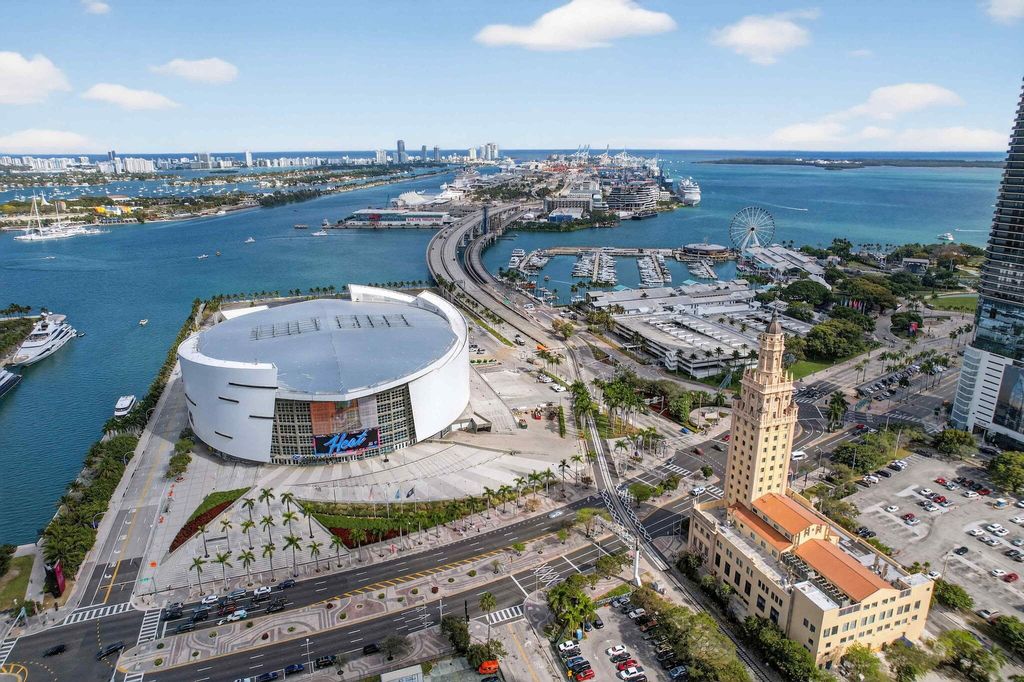 159 NE 6th Street 3905, Miami, FL 33132