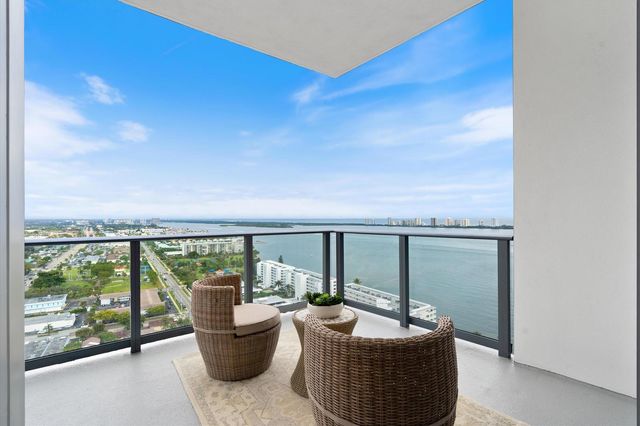 220 Lake Shore Drive 2305, Lake Park, FL 33403
