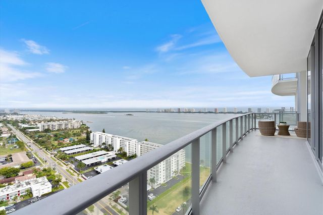 220 Lake Shore Drive 2305, Lake Park, FL 33403