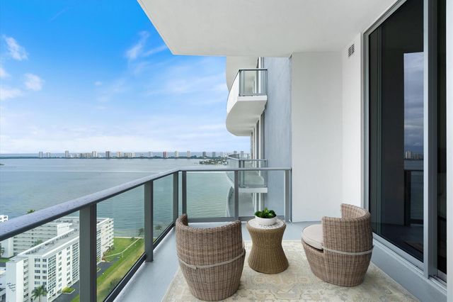 220 Lake Shore Drive 2305, Lake Park, FL 33403