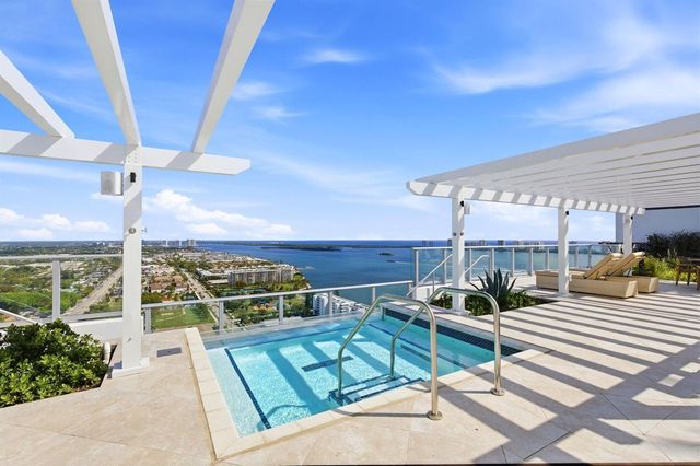 220 Lake Shore Drive 2305, Lake Park, FL 33403