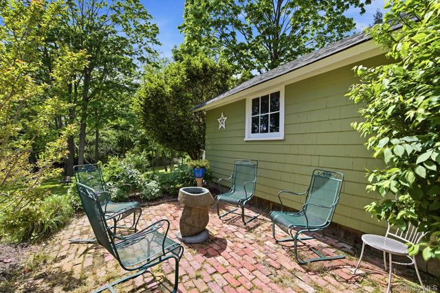 36 Watchogue Avenue, East Moriches, NY 11940