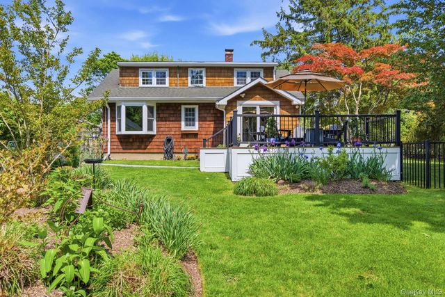 36 Watchogue Avenue, East Moriches, NY 11940