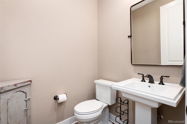 27643 E Euclid Drive, Aurora, CO 80016