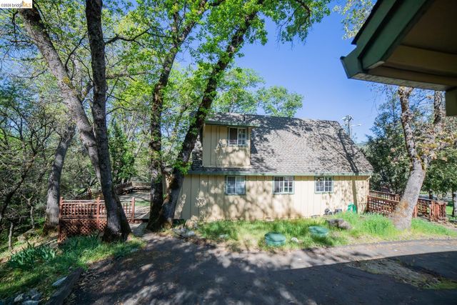 21625 Crystal Lake Dr., Sonora, CA 95370