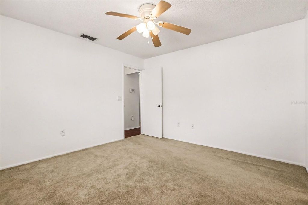 Image 14 of property listing at 2332 SEWARD DRIVE, Sarasota, FL 34234