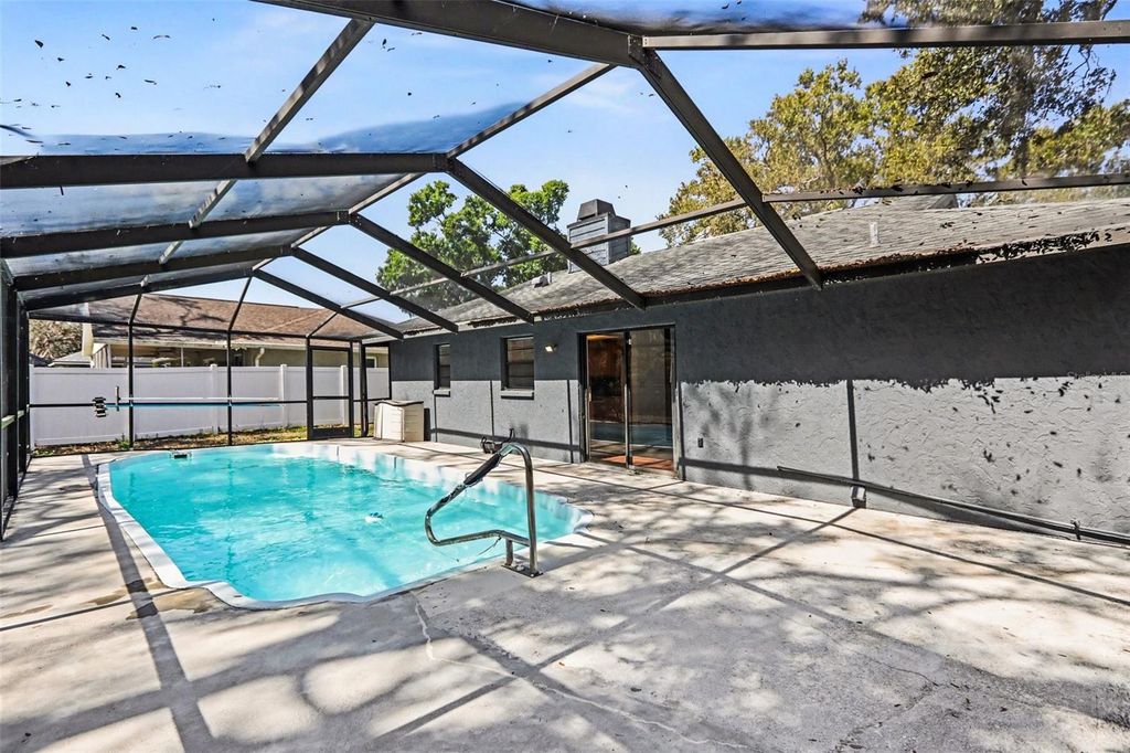 Image 19 of property listing at 2332 SEWARD DRIVE, Sarasota, FL 34234