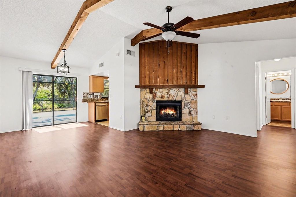 Image 3 of property listing at 2332 SEWARD DRIVE, Sarasota, FL 34234