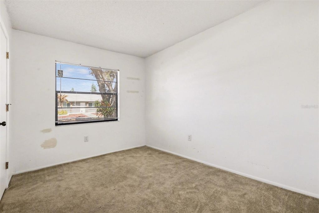 Image 10 of property listing at 2332 SEWARD DRIVE, Sarasota, FL 34234