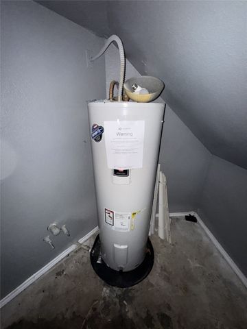 900 Blossomwood Court, Arlington, TX 76017