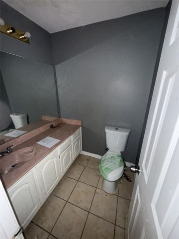 900 Blossomwood Court, Arlington, TX 76017