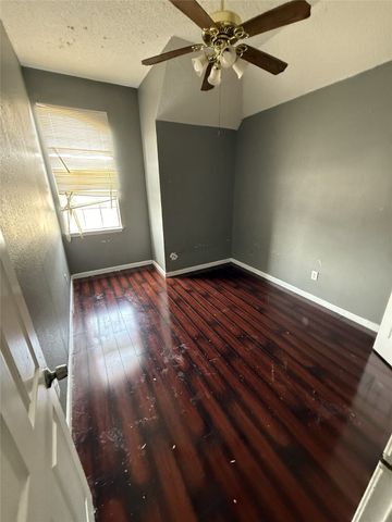 900 Blossomwood Court, Arlington, TX 76017