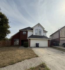 900 Blossomwood Court, Arlington, TX 76017