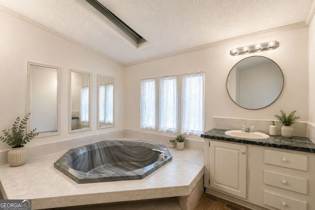 2048 Highway 82, Statham, GA 30666