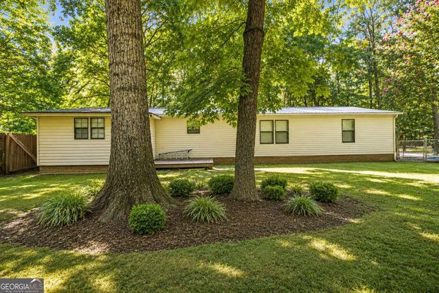 2048 Highway 82, Statham, GA 30666