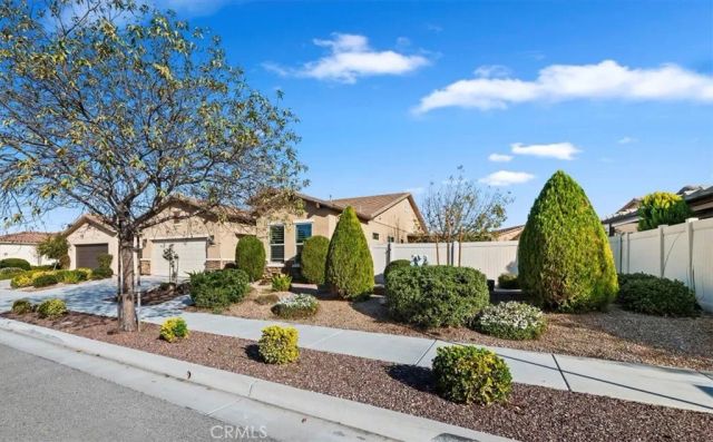 1394 Via La Presa, Hemet, CA 92545