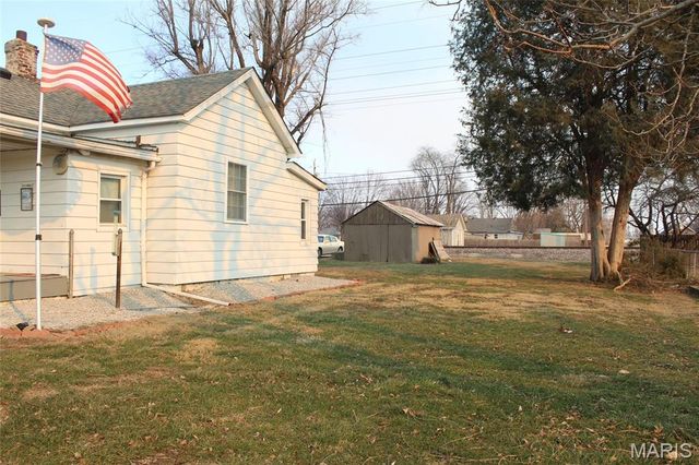 114 N Delmar Avenue, Hartford, IL 62048