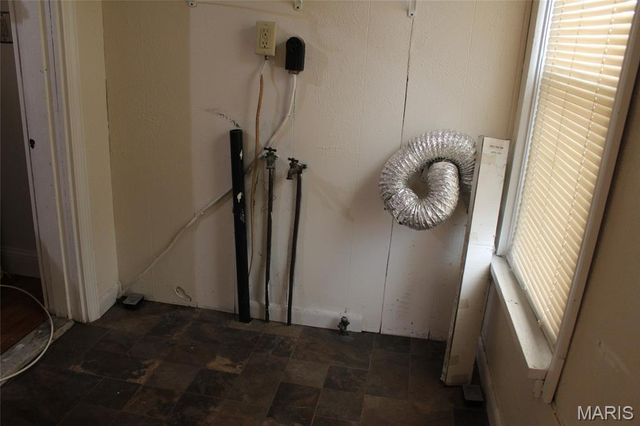 114 N Delmar Avenue, Hartford, IL 62048