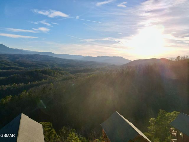 3045 Legacy Vista Drive, Sevierville, TN 37876