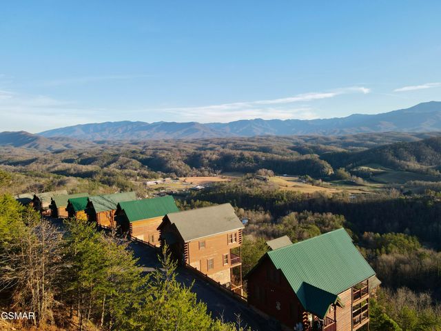 3045 Legacy Vista Drive, Sevierville, TN 37876