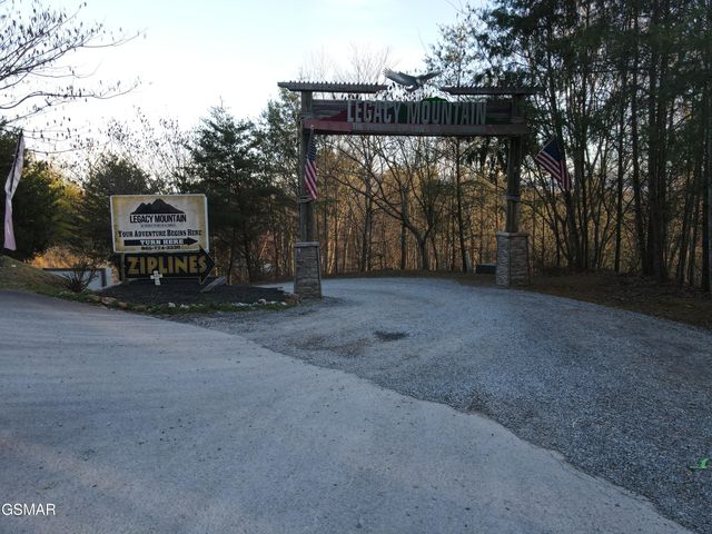 3045 Legacy Vista Drive, Sevierville, TN 37876