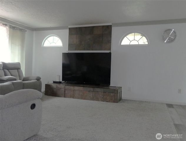 313 Rollingwood Drive, Kelso, WA 98640