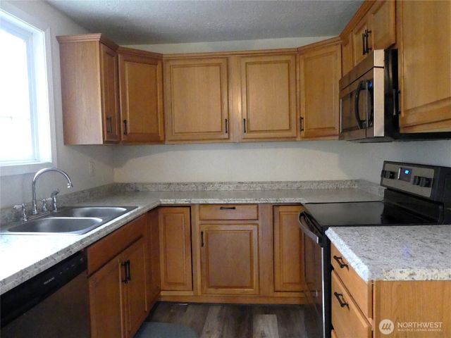 313 Rollingwood Drive, Kelso, WA 98640