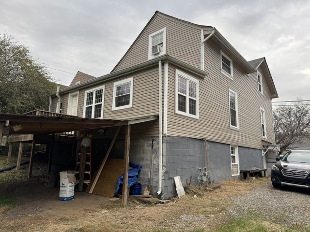 416 S 2nd St, Clarksville, TN 37040
