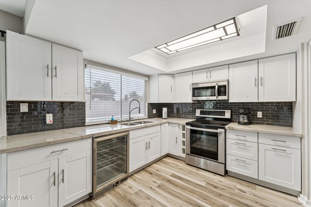 3017 W SAHUARO Drive, Phoenix, AZ 85029