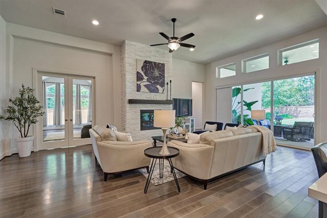205 Patina Sorrel Drive, Montgomery, TX 77316