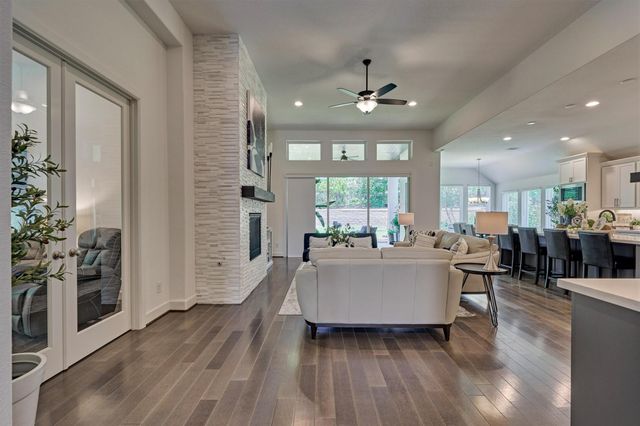 205 Patina Sorrel Drive, Montgomery, TX 77316